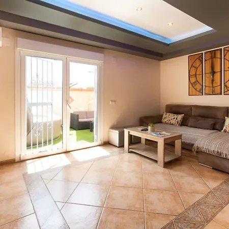 Town Center House With Jacuzzi Сasa de vacaciones *