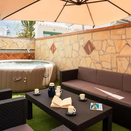 Сasa de vacaciones Town Center House With Jacuzzi *