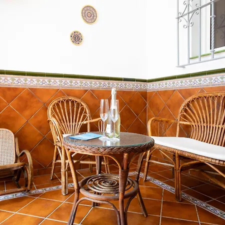 Vakantiehuis Town Center House With Jacuzzi