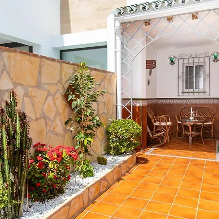 Town Center House With Jacuzzi Дом отдыха