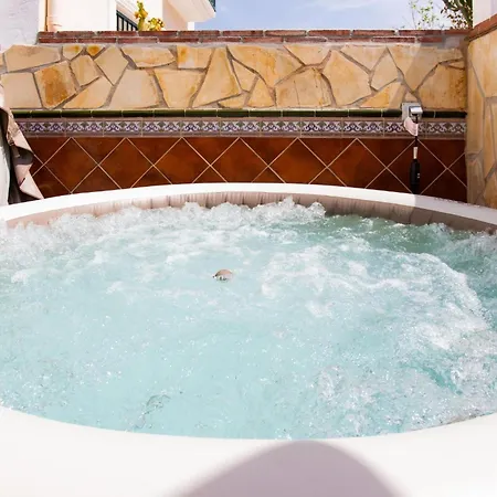 Prázdninový dům Town Center House With Jacuzzi *
