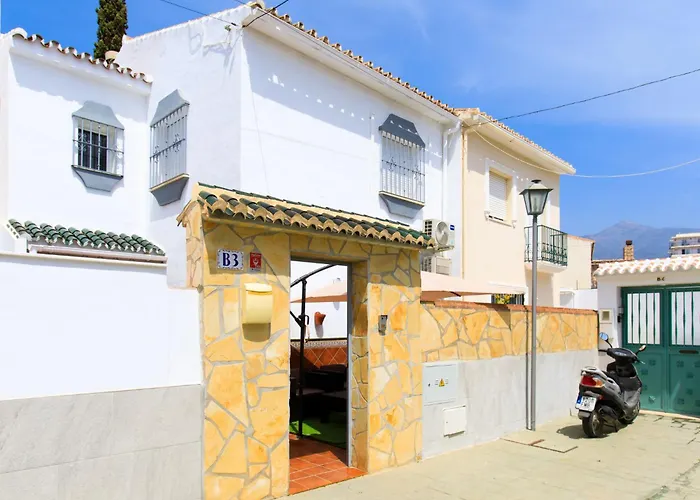 Hébergement de vacances Town Center House With Jacuzzi