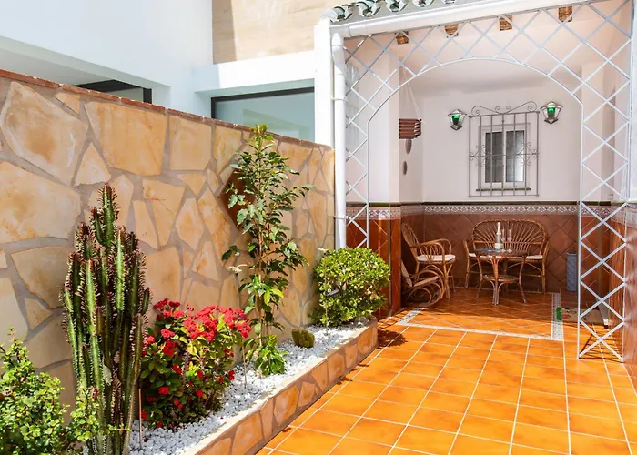 Town Center House With Jacuzzi *