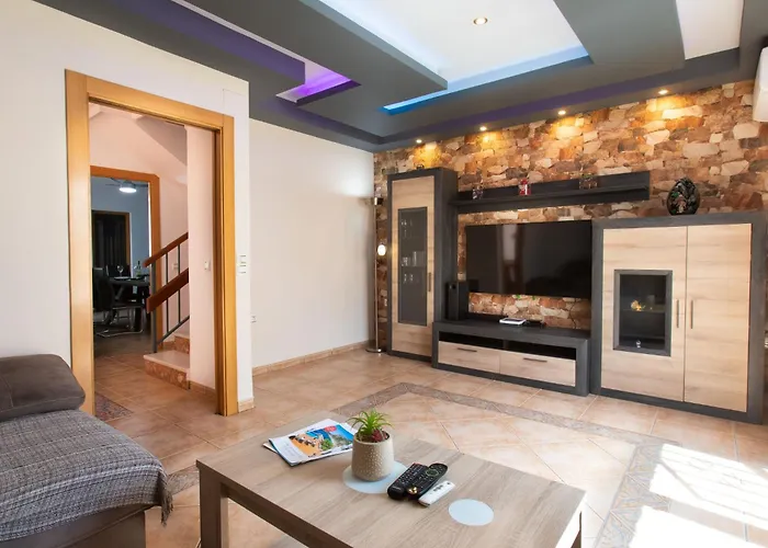 Town Center House With Jacuzzi Nerja