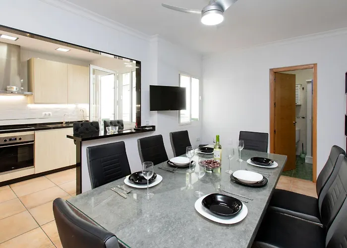 Town Center House With Jacuzzi