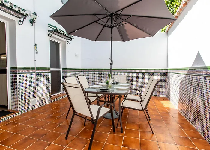 Town Center House With Jacuzzi