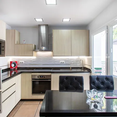 Semesterbostad Town Center House With Jacuzzi Nerja